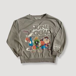 H&M, Unisex Size 10 (large) Graphic Looney Tunes Stone- Gray Crewneck